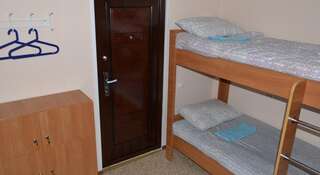 Гостиница Хостел Тулка Новосибирск Спальное место на двухъярусной кровати в общем номере для мужчин и женщин-1