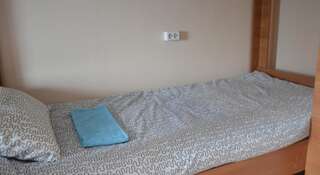Гостиница Хостел Тулка Новосибирск Спальное место на двухъярусной кровати в общем номере для мужчин и женщин-4
