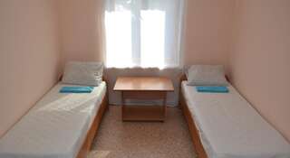Гостиница Хостел Тулка Новосибирск Двухместный номер с 2 отдельными кроватями-1