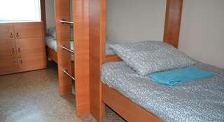 Гостиница Хостел Тулка Новосибирск Спальное место на двухъярусной кровати в общем номере для мужчин-1